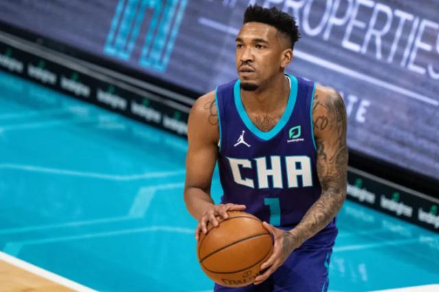 开云体育app-一老一少两大射手驰援 湖人还是否会为三分球犯愁