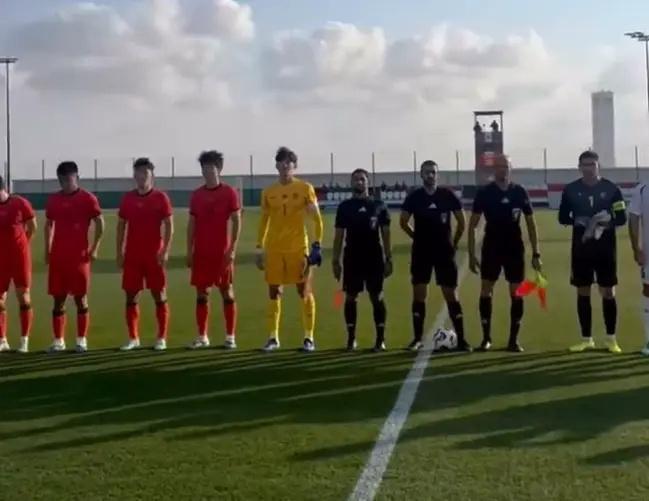 开云体育-国足遭连追2球2-2乌兹别克！1国脚犯规染红，邵佳一上任后3场不败