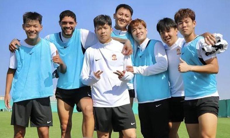 开云体育官网-海港三刘仅剩一个刘主任！1米86前锋驰援石家庄，首轮古9蓄力反戈