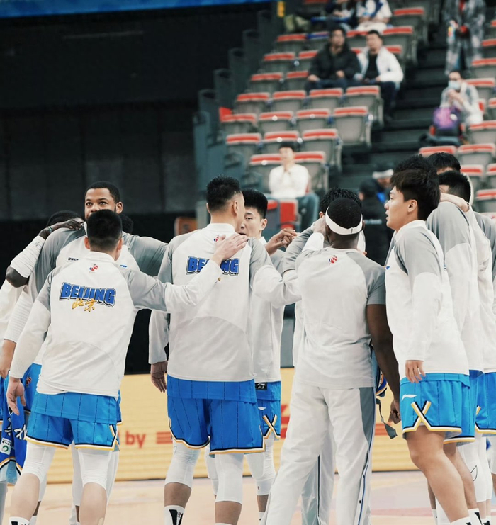 开云体育官网-狂胜33分,北京队打崩四川!周琦双喜临门,搭档麦基夺冠概率大增|四川队|贾维尔-麦基|贾维尔·麦基|北京首钢|曾凡博_新浪体育_新浪新闻