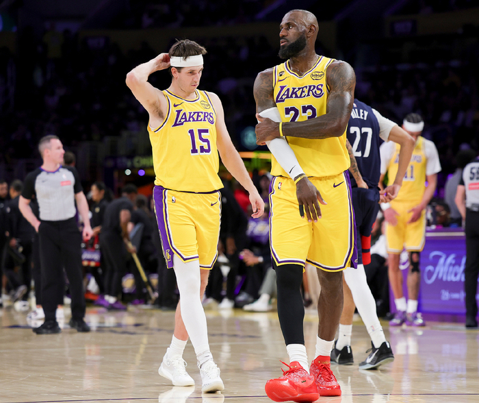 开云体育-1228胜场里程碑！41岁勒布朗21+12+10又刷五纪录 有球无球都顶尖|詹姆斯|奇才|湖人|安东尼-戴维斯|奥斯汀·里夫斯_新浪体育_新浪新闻